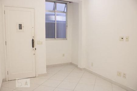 Sala de Apartamento com 1 quarto, 40m² Catete