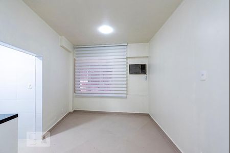 Quarto de kitnet/studio para alugar com 1 quarto, 18m² em Jardim Botânico, Rio de Janeiro