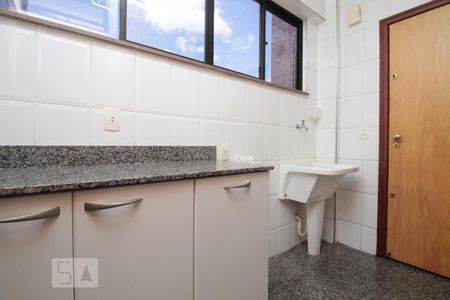 Apartamento para alugar com 130m², 3 quartos e 4 vagas