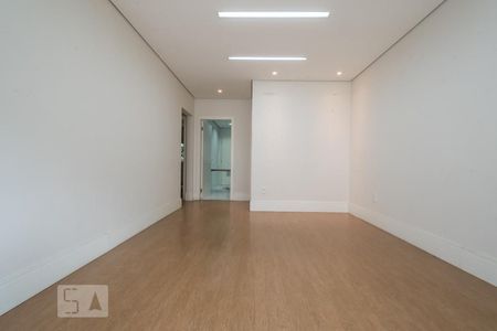 Sala de casa para alugar com 3 quartos, 120m² em Jardim Aeroporto, São Paulo