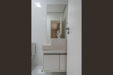 Banheiro Suíte 1 de casa para alugar com 3 quartos, 120m² em Jardim Aeroporto, São Paulo