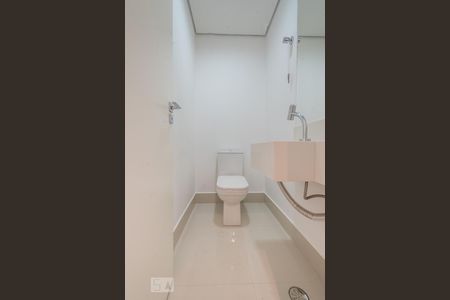 Lavabo de casa para alugar com 3 quartos, 120m² em Jardim Aeroporto, São Paulo