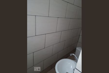 Banheiro de casa para alugar com 2 quartos, 20m² em Vila Real, Várzea Paulista