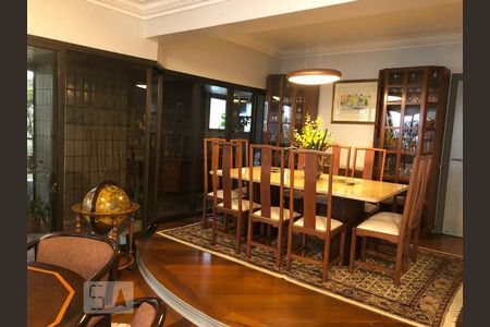 Apartamento à venda com 330m², 4 quartos e 4 vagasSala