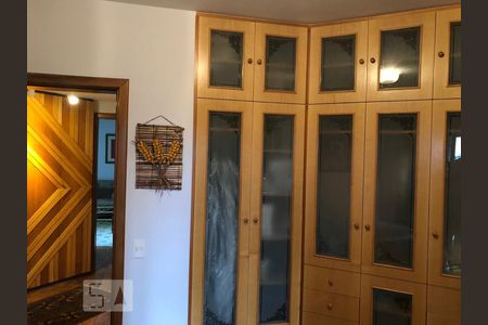 Apartamento à venda com 330m², 4 quartos e 4 vagasQuarto - Armários