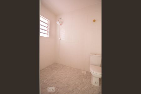 Banheiro de apartamento para alugar com 2 quartos, 72m² em Jardim Floresta, Porto Alegre