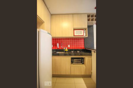 Sala e cozinha de apartamento para alugar com 1 quarto, 35m² em Santo Agostinho, Belo Horizonte