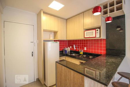 Sala e cozinha de apartamento para alugar com 1 quarto, 35m² em Santo Agostinho, Belo Horizonte