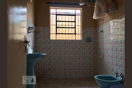 Banheiro 1 de casa para alugar com 2 quartos, 120m² em Parque Boturussu, São Paulo