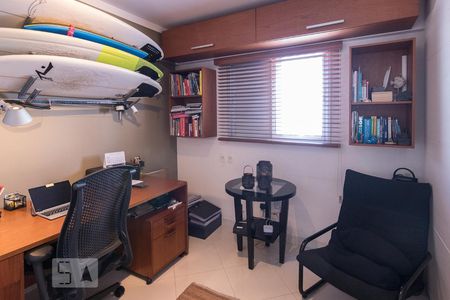 Apartamento à venda com 87m², 2 quartos e 2 vagasEscritório