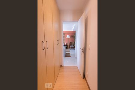 Apartamento à venda com 87m², 2 quartos e 2 vagasCorredor