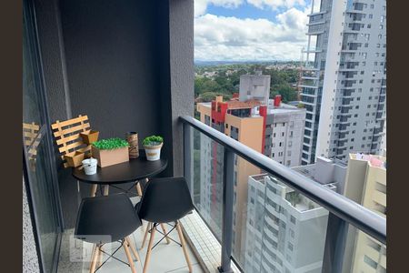 Varanda de kitnet/studio para alugar com 1 quarto, 37m² em Bigorrilho, Curitiba