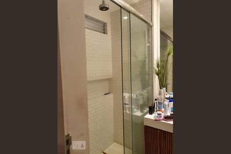 Apartamento à venda com 80m², 2 quartos e 1 vaga Apartamento à venda com 80m², 2 quartos e 1 vagaBanheiro da Suíte 2