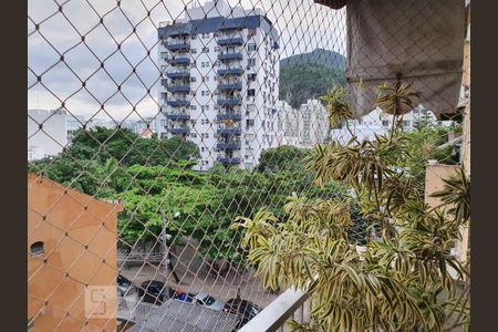 Apartamento à venda com 80m², 2 quartos e 1 vaga Apartamento à venda com 80m², 2 quartos e 1 vagaVista