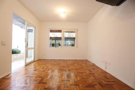 Sala de casa para alugar com 3 quartos, 130m² em Vila Universitária, São Paulo