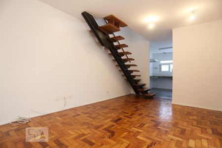 Sala de casa para alugar com 3 quartos, 130m² em Vila Universitária, São Paulo