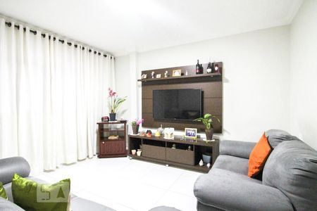 foto de Casa com 3 quartos, 180m² Jardim Brasil 