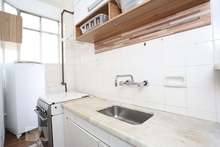 Cozinha de apartamento para alugar com 1 quarto, 46m² em Copacabana, Rio de Janeiro