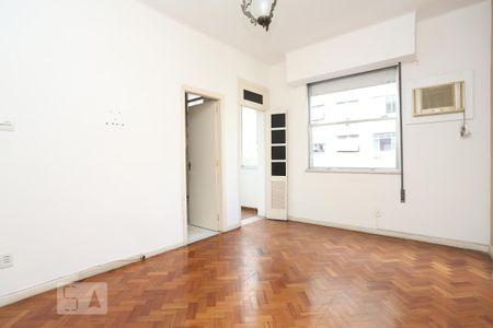 Sala/Quarto de apartamento para alugar com 1 quarto, 46m² em Copacabana, Rio de Janeiro