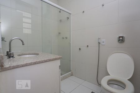 Banheiro de apartamento para alugar com 1 quarto, 46m² em Copacabana, Rio de Janeiro