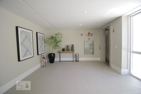 Hall de Entrada de apartamento para alugar com 2 quartos, 60m² em Continental, Osasco