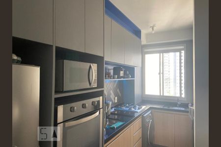 Cozinha de apartamento para alugar com 2 quartos, 60m² em Continental, Osasco