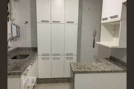 Cozinha de apartamento para alugar com 2 quartos, 63m² em Bela Vista, São Paulo