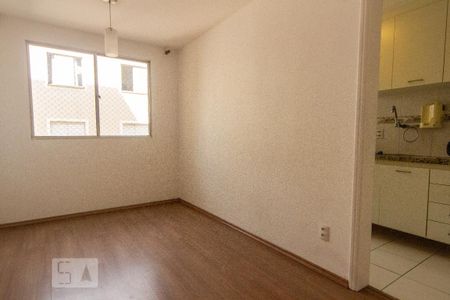 Sala de apartamento para alugar com 2 quartos, 48m² em Paraisópolis, São Paulo