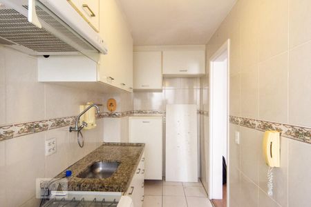 Cozinha de apartamento para alugar com 2 quartos, 48m² em Paraisópolis, São Paulo