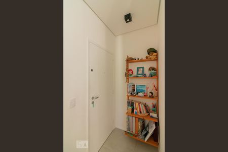 Entrada de kitnet/studio para alugar com 1 quarto, 42m² em Vila Nova Conceição, São Paulo