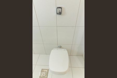 Casa à venda com 200m², 3 quartos e sem vagaBanheiro 