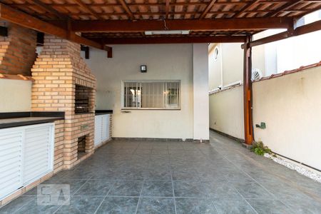Casa à venda com 200m², 3 quartos e sem vagaQuintal