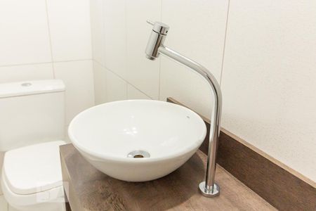 Casa à venda com 200m², 3 quartos e sem vagaBanheiro 