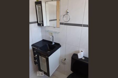 Casa à venda com 170m², 3 quartos e 1 vaga Casa à venda com 170m², 3 quartos e 1 vagaBanheiro