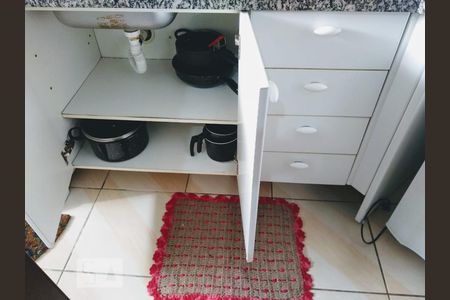 Detalhe Cozinha de apartamento para alugar com 1 quarto, 45m² em Novo Mundo, Curitiba