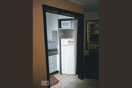 Cozinha de apartamento para alugar com 1 quarto, 45m² em Novo Mundo, Curitiba