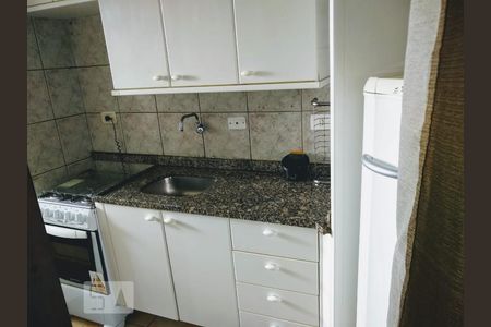 Cozinha de apartamento para alugar com 1 quarto, 45m² em Novo Mundo, Curitiba