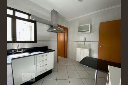 Cozinha de apartamento para alugar com 3 quartos, 91m² em Vila Itapura, Campinas