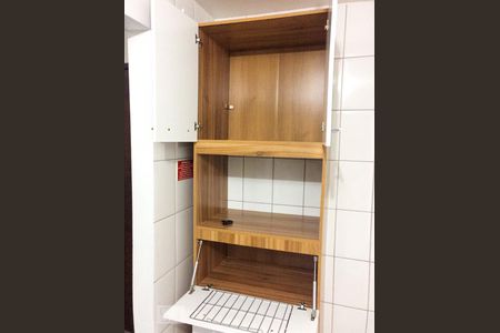 Apartamento para alugar com 54m², 2 quartos e 1 vaga Apartamento para alugar com 54m², 2 quartos e 1 vagaCozinha - Armários