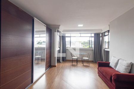 Sala/Quarto de casa para alugar com 1 quarto, 42m² em Fazendinha, Curitiba