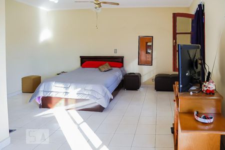 Casa à venda com 220m², 4 quartos e 5 vagasSuíte