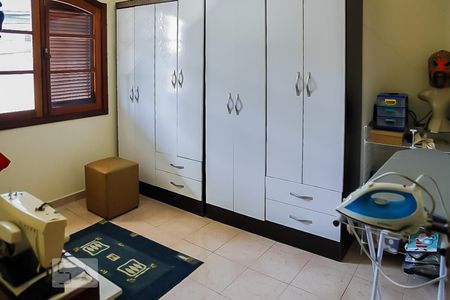 Quarto 2 de casa à venda com 4 quartos, 220m² em Vila Virginia, São Paulo