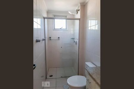 Banheiro  de apartamento para alugar com 2 quartos, 60m² em Vila Valparaíso, Santo André