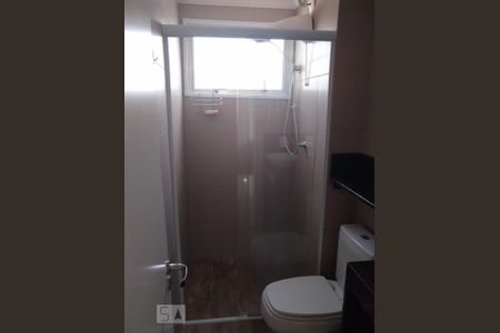 banheiro de apartamento para alugar com 2 quartos, 49m² em Vila Satúrnia, Campinas