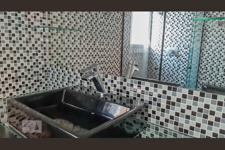 Banheiro Suíte  de apartamento para alugar com 2 quartos, 60m² em Vila Uberabinha, São Paulo