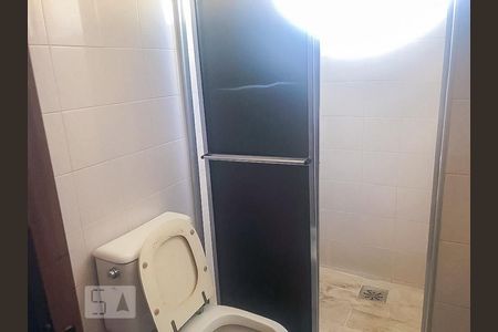 Banheiro da suíte de apartamento para alugar com 1 quarto, 50m² em Botafogo, Campinas