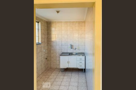 Cozinha de apartamento para alugar com 1 quarto, 50m² em Vila Granada, São Paulo