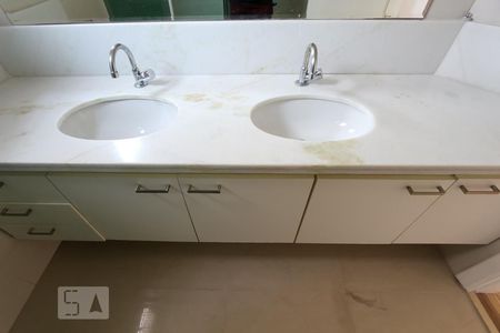 Apartamento à venda com 90m², 3 quartos e 2 vagasBanheiro