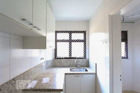 Apartamento à venda com 90m², 3 quartos e 2 vagasCozinha