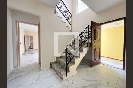 Hall de entrada de casa para alugar com 4 quartos, 210m² em Planalto Paulista, São Paulo